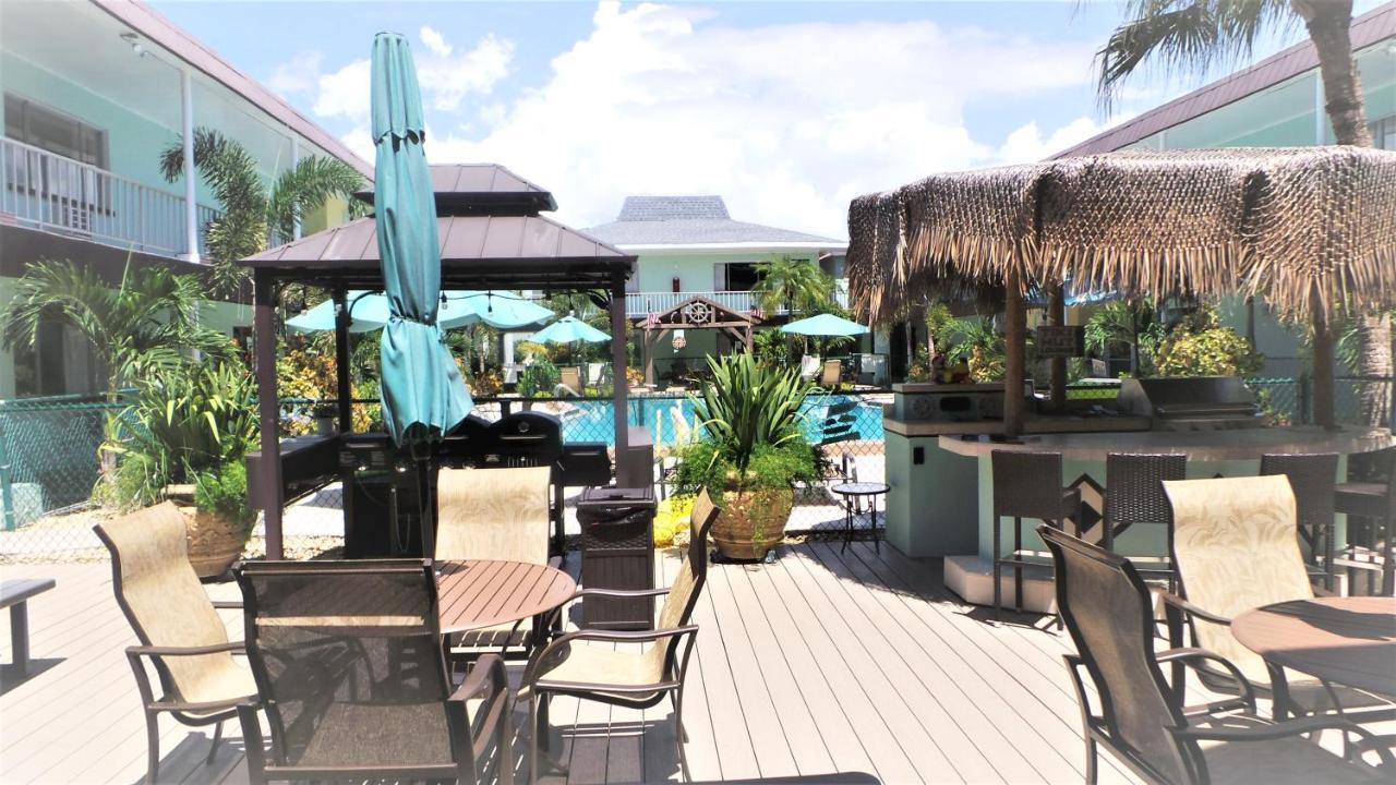 Island House Resort Hotel St. Pete Beach Exterior photo