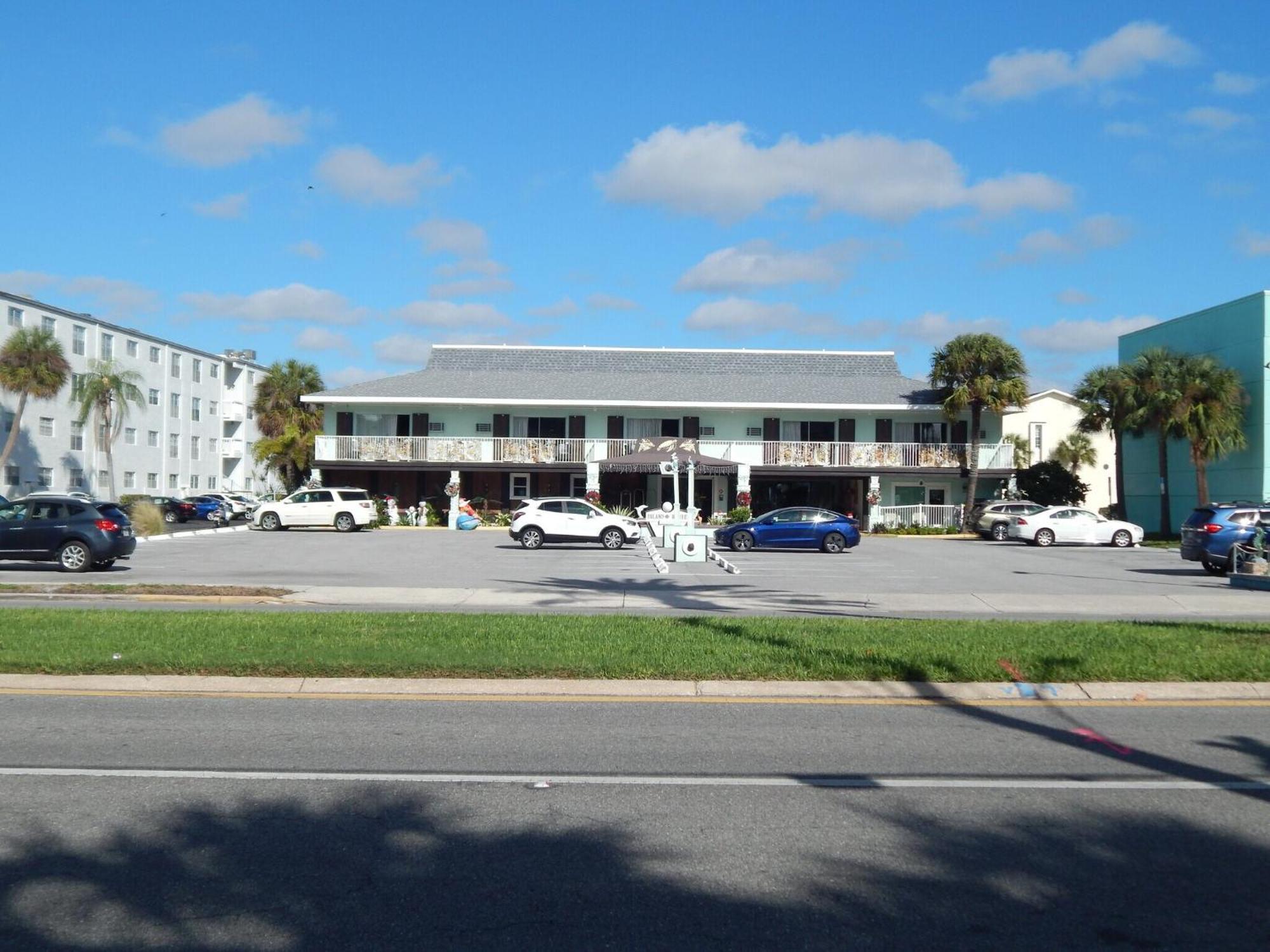 Island House Resort Hotel St. Pete Beach Exterior photo