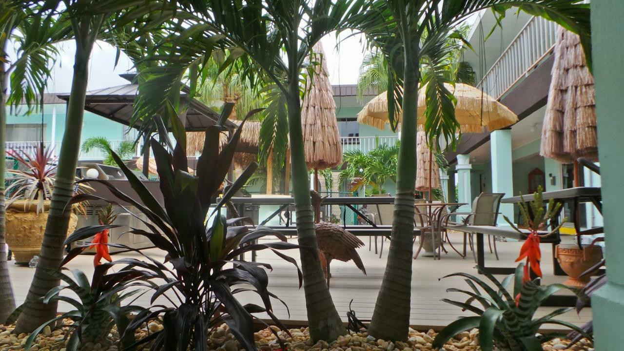 Island House Resort Hotel St. Pete Beach Exterior photo