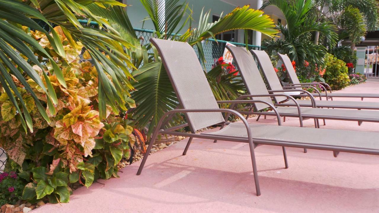 Island House Resort Hotel St. Pete Beach Exterior photo